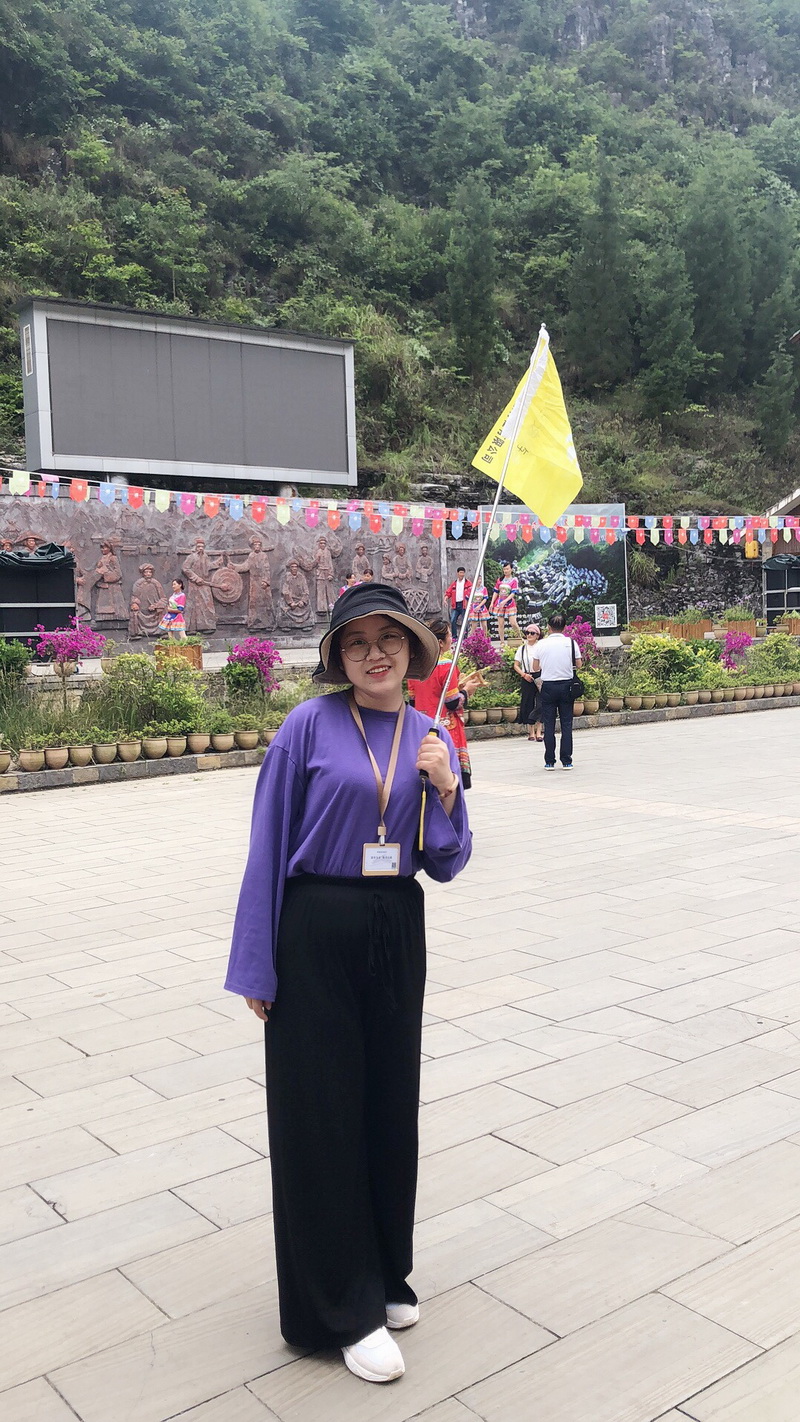 2015�?刘佳�?大连东北国际旅行社全程陪同导游员.jpg